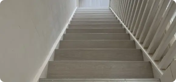 Space-saving staircase design for attic rooms